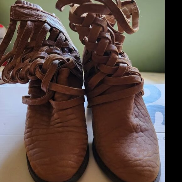 Free People Carrera Heel Lattice Leather Bootie sz 7.5 - Picture 6 of 7